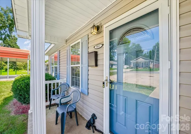 Photo 4 of Sale Pending at 551 Porter St, Charlotte, NC 28208 | MLS# 4420358 | Listing updated on 2026-09-29