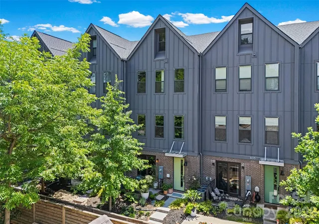 Photo 1 of Townhouse for sale at 4017 Plz Row Ct, Charlotte, NC 28205 | MLS# 4420439 | Listing updated on 2026-10-06