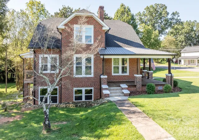 Photo 4 of Single family home for sale at 3426 Harmony Hwy, Harmony, NC 28634 | MLS# 4420480 | Listing updated on 2026-09-13