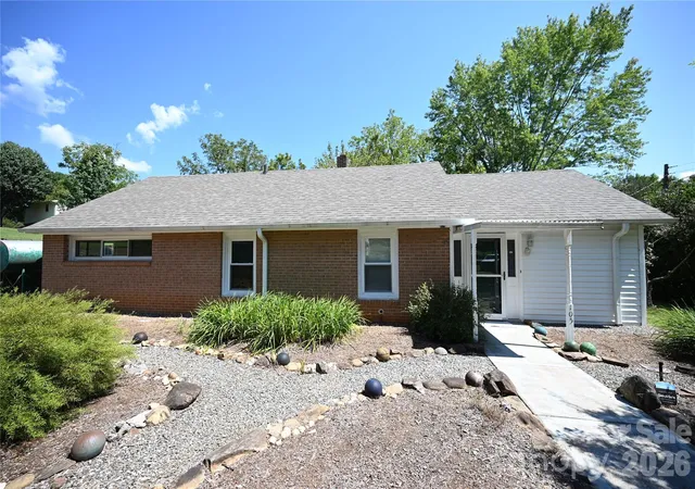 Photo 1 of Single family home for sale at 105 Owens Ave Ne, Valdese, NC 28690 | MLS# 4420529 | Listing updated on 2026-09-15