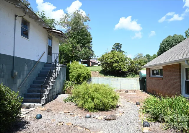 Photo 3 of Single family home for sale at 105 Owens Ave Ne, Valdese, NC 28690 | MLS# 4420529 | Listing updated on 2026-09-15