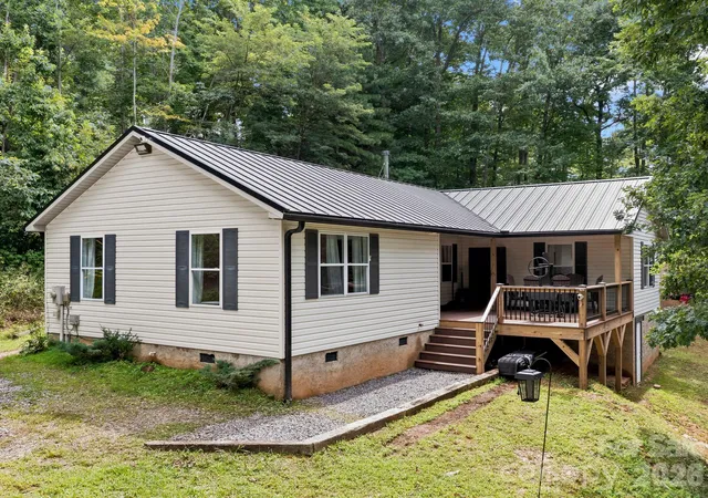 Photo 1 of Single family home for sale at 41 Bear Trl, Fairview, NC 28730 | MLS# 4420605 | Listing updated on 2026-09-25
