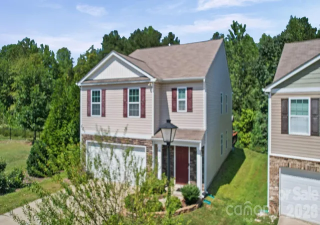 Photo 3 of Single family home for sale at 4104 Long Arrow Dr, Concord, NC 28025 | MLS# 4420613 | Listing updated on 2026-09-14