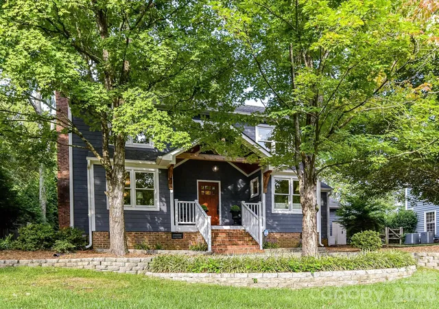 Photo 3 of Single family home for sale at 4514 Pendock Ct, Charlotte, NC 28226 | MLS# 4420629 | Listing updated on 2026-10-16