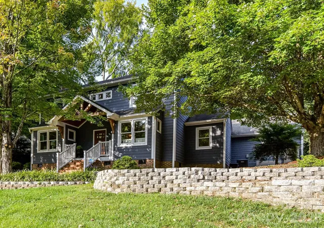 Photo 4 of Single family home for sale at 4514 Pendock Ct, Charlotte, NC 28226 | MLS# 4420629 | Listing updated on 2026-10-16