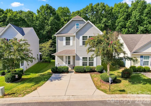 Photo 2 of Single family home for sale at 422 Danielle Way, Fort Mill, SC 29715 | MLS# 4420672 | Listing updated on 2026-10-09