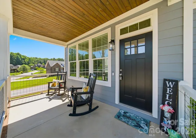 Photo 3 of Single family home for sale at 135 Maplewood Ct, Hudson, NC 28638 | MLS# 4420699 | Listing updated on 2026-09-15