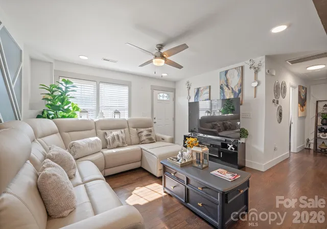 Photo 4 of Single family home for sale at 1411 Dean St, Charlotte, NC 28216 | MLS# 4420724 | Listing updated on 2026-09-15