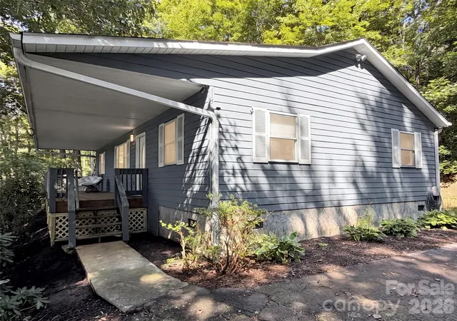 Photo 4 of Single family home for sale at 115 Knoll Ridge Ln, Waynesville, NC 28785 | MLS# 4420737 | Listing updated on 2026-10-08