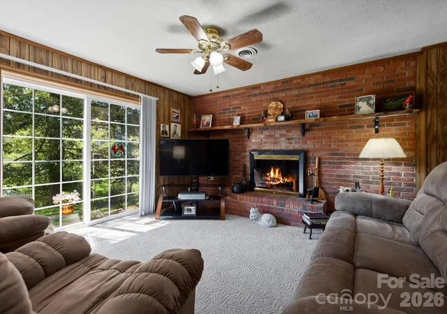 Photo 3 of Single family home for sale at 86 Debra Ln, Asheville, NC 28806 | MLS# 4420738 | Listing updated on 2026-09-28