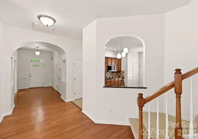 Photo 3 of Single family home for sale at 1021 Knob Crk Ln, Fort Mill, SC 29708 | MLS# 4420740 | Listing updated on 2026-09-24