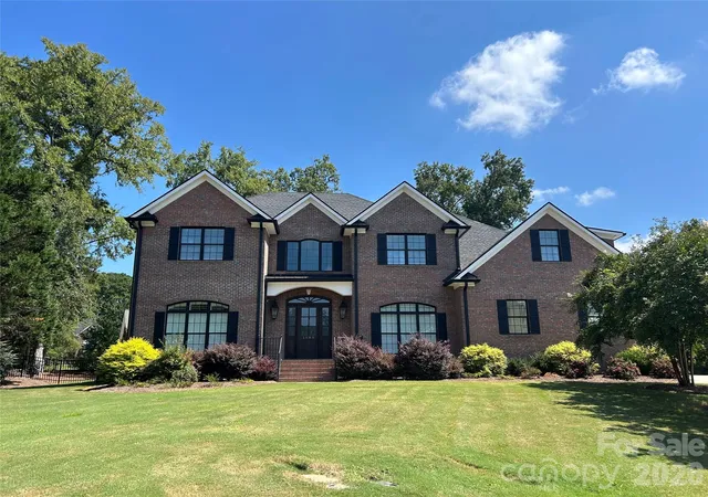 Photo 1 of Single family home for sale at 1686 Nestledown Ct, Rock Hill, SC 29732 | MLS# 4420790 | Listing updated on 2026-10-20