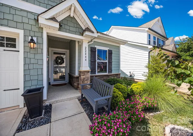 Photo 1 of Single family home for sale at 22444 Gateway Dr, Lancaster, SC 29720 | MLS# 4420813 | Listing updated on 2026-10-18