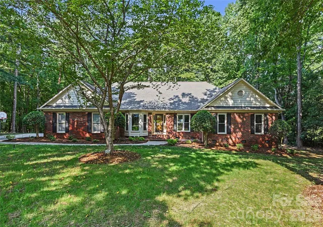 Photo 1 of Sale Pending at 14905 Wyndham Oaks Dr, Charlotte, NC 28277 | MLS# 4420828 | Listing updated on 2026-09-11
