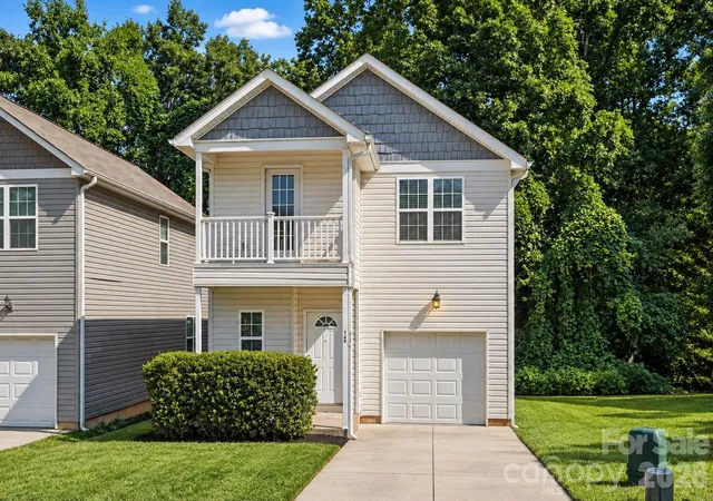 Photo 2 of Single family home for sale at 145 High Blf Cir, Mooresville, NC 28115 | MLS# 4420838 | Listing updated on 2026-09-14