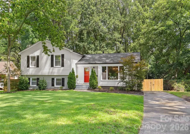 Photo 2 of Sale Pending at 6623 Long Meadow Rd, Charlotte, NC 28210 | MLS# 4420859 | Listing updated on 2026-09-11