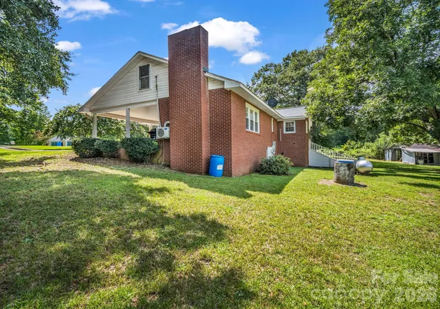 Photo 2 of Single family home for sale at 1544 Old Us 221a Hwy, Mooresboro, NC 28114 | MLS# 4420887 | Listing updated on 2026-09-12