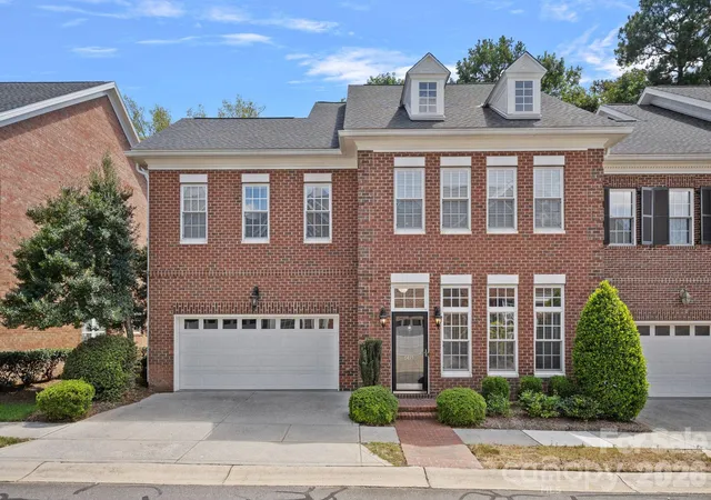 Townhouse for sale at 6415 Wakehurst Rd, Charlotte, NC 28226 | MLS# 4420988