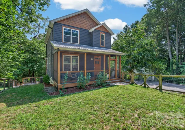 Photo 3 of Single family home for sale at 134 Shelburne Rd, Asheville, NC 28806 | MLS# 4421009 | Listing updated on 2026-10-09