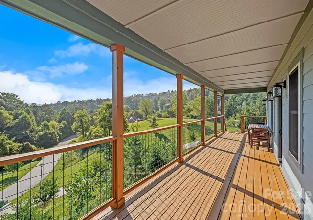 Photo 3 of Single family home for sale at 19 Magnolia Farms Dr, Asheville, NC 28806 | MLS# 4421028 | Listing updated on 2026-10-08