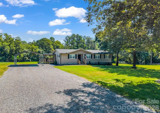 Photo 3 of Single family home for sale at 252 Old Sunshine Rd, Bostic, NC 28018 | MLS# 4421030 | Listing updated on 2026-09-09