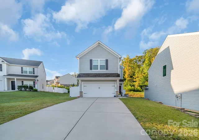 Photo 3 of Single family home for sale at 525 Newfound Holw Dr, Charlotte, NC 28214 | MLS# 4421170 | Listing updated on 2026-10-27
