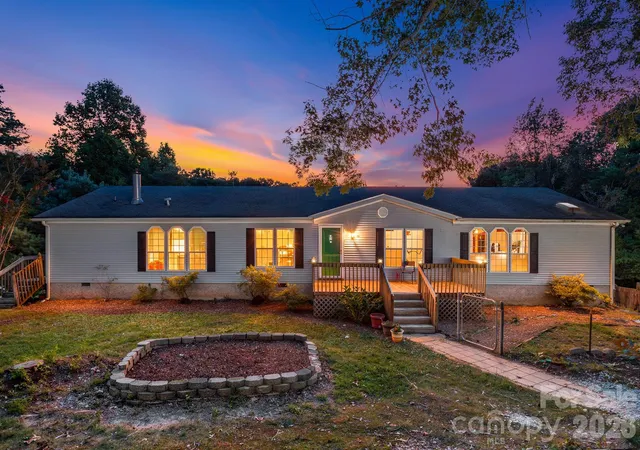 Photo 2 of Single family home for sale at 45 Shelby Rd, Asheville, NC 28806 | MLS# 4421176 | Listing updated on 2026-10-03
