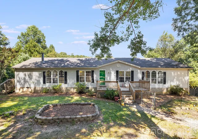 Photo 3 of Single family home for sale at 45 Shelby Rd, Asheville, NC 28806 | MLS# 4421176 | Listing updated on 2026-10-03