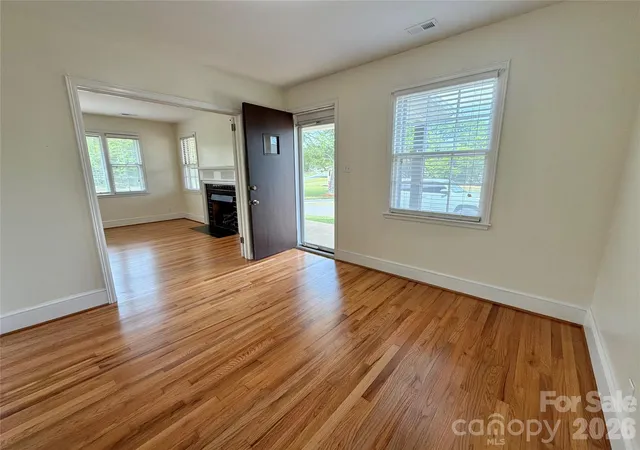 Photo 4 of Single family home for sale at 917 W Pine St, Blacksburg, SC 29702 | MLS# 4421178 | Listing updated on 2026-09-28