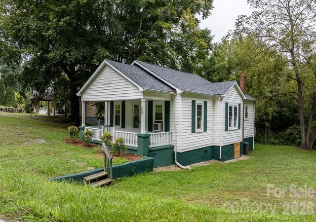 Photo 1 of Single family home for sale at 1124 Bradford Mountain Rd, Lenoir, NC 28645 | MLS# 4421191 | Listing updated on 2026-09-12
