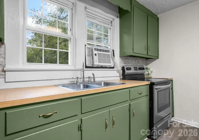 Photo 4 of Single family home for sale at 1124 Bradford Mountain Rd, Lenoir, NC 28645 | MLS# 4421191 | Listing updated on 2026-09-12