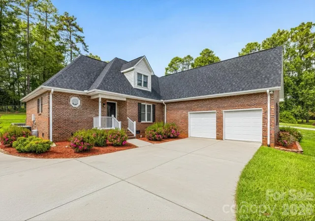 Photo 2 of Sale Pending at 221 Nancy Dr, Shelby, NC 28152 | MLS# 4421218 | Listing updated on 2026-09-11