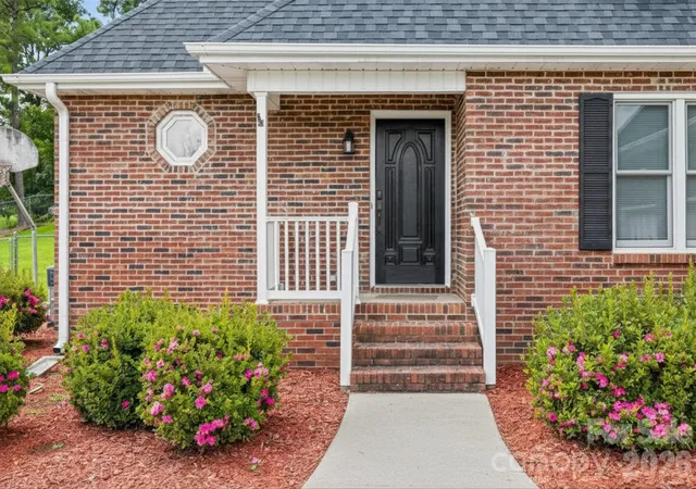 Photo 3 of Sale Pending at 221 Nancy Dr, Shelby, NC 28152 | MLS# 4421218 | Listing updated on 2026-09-11