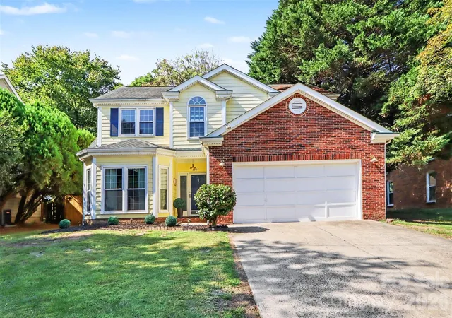 Photo 1 of Single family home for sale at 3907 Yorkford Dr, Charlotte, NC 28269 | MLS# 4421220 | Listing updated on 2026-09-14
