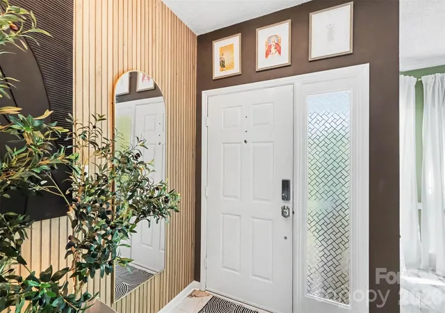 Photo 3 of Single family home for sale at 3907 Yorkford Dr, Charlotte, NC 28269 | MLS# 4421220 | Listing updated on 2026-09-14