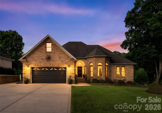 Photo 2 of Single family home for sale at 1277 White Pond Dr, Gastonia, NC 28056 | MLS# 4421305 | Listing updated on 2026-09-15