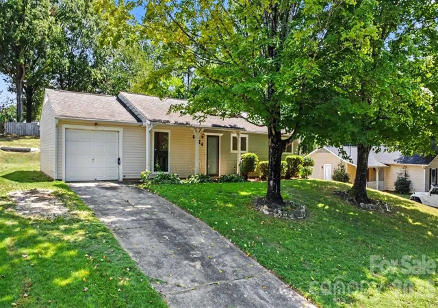 Photo 2 of Sale Pending at 6124 Dwightware Blvd, Charlotte, NC 28227 | MLS# 4421306 | Listing updated on 2026-09-25
