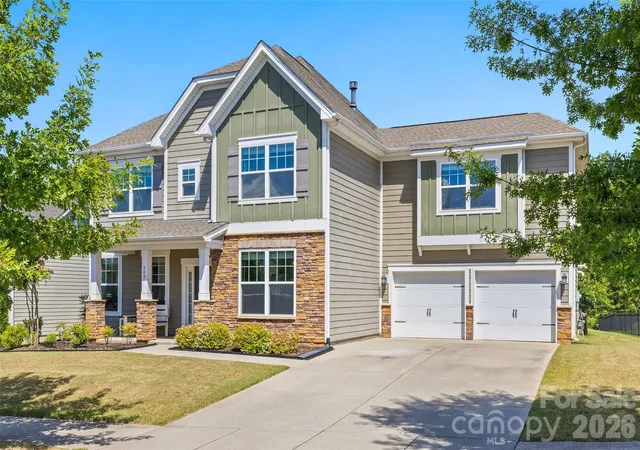 Photo 1 of Single family home for sale at 640 Maple Hl Dr, Fort Mill, SC 29715 | MLS# 4421369 | Listing updated on 2026-09-22