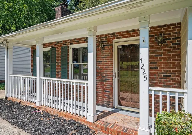 Photo 2 of Single family home for sale at 7225 Mcteal Pl, Charlotte, NC 28262 | MLS# 4421382 | Listing updated on 2026-09-23