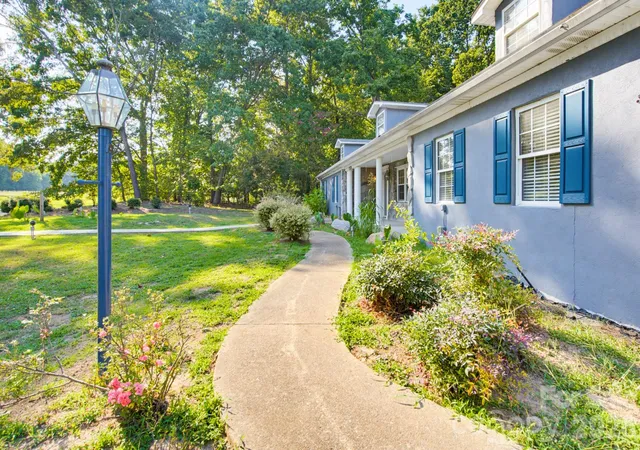 Photo 2 of Single family home for sale at 1011 Tarlton Dr, Shelby, NC 28150 | MLS# 4421405 | Listing updated on 2026-09-21