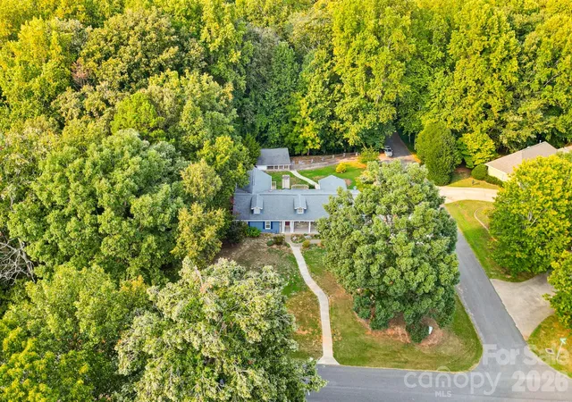 Photo 3 of Single family home for sale at 1011 Tarlton Dr, Shelby, NC 28150 | MLS# 4421405 | Listing updated on 2026-09-25