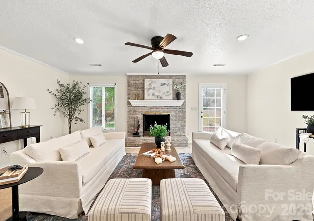 Photo 2 of Single family home for sale at 103 Briar Ridge Cir, Winston Salem, NC 27104 | MLS# 4421455 | Listing updated on 2026-09-15