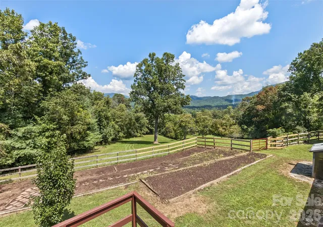 Photo 3 of Single family home for sale at 16 Spruce Way, Fairview, NC 28730 | MLS# 4421539 | Listing updated on 2026-09-24