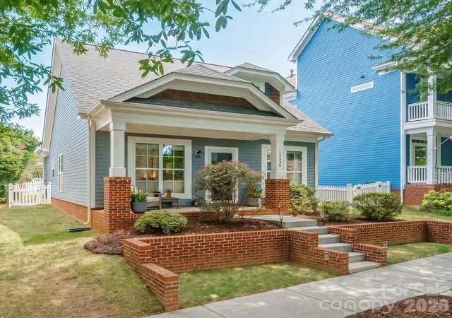 Photo 1 of Single family home for sale at 14525 Holly Springs Dr, Huntersville, NC 28078 | MLS# 4421540 | Listing updated on 2026-09-27