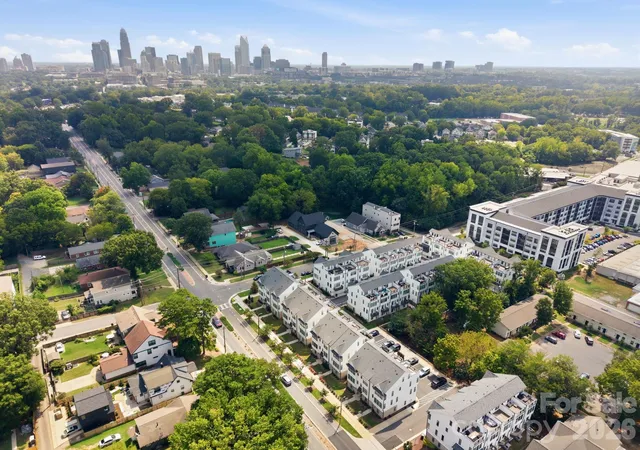 Photo 3 of Townhouse for sale at 2303 Rozzelles Fry Rd, Charlotte, NC 28208 | MLS# 4421557 | Listing updated on 2026-10-08