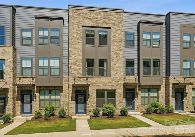 Photo 1 of Townhouse for sale at 3122 Coquina Ln, Charlotte, NC 28206 | MLS# 4421612 | Listing updated on 2026-10-05