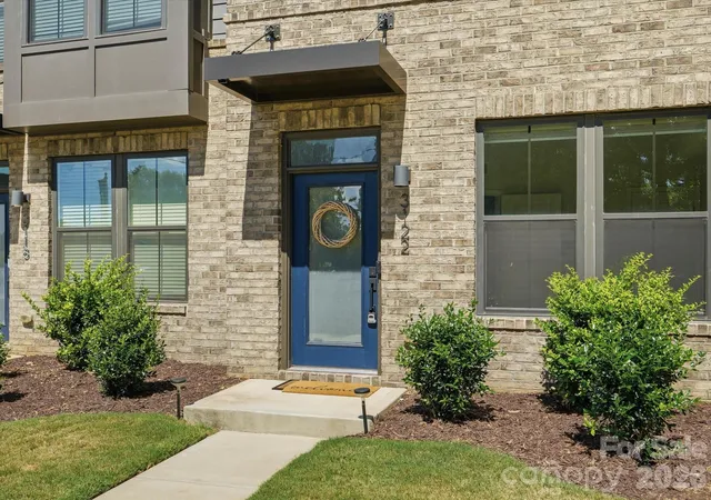Photo 2 of Townhouse for sale at 3122 Coquina Ln, Charlotte, NC 28206 | MLS# 4421612 | Listing updated on 2026-10-05
