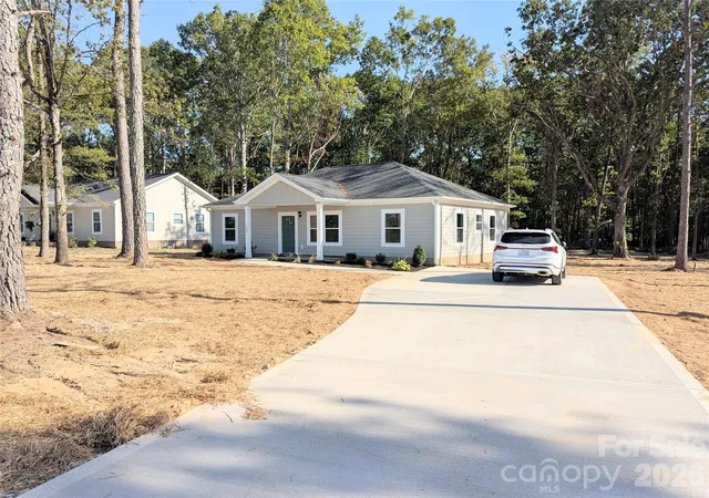 Photo 2 of Single family home for sale at 1609 N Sutherland Ave, Monroe, NC 28110 | MLS# 4421643 | Listing updated on 2026-09-13