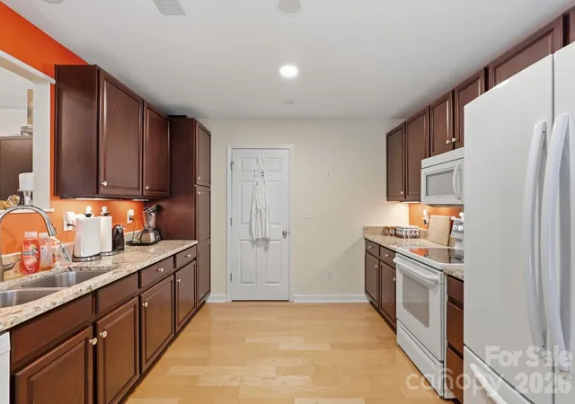 Photo 1 of Single family home for sale at 7917 Pebbleridge Dr, Charlotte, NC 28212 | MLS# 4421717 | Listing updated on 2026-10-25