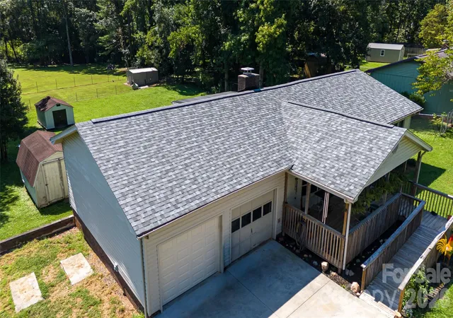 Photo 3 of Single family home for sale at 1292 Creekwood Dr, Morganton, NC 28655 | MLS# 4421743 | Listing updated on 2026-10-01